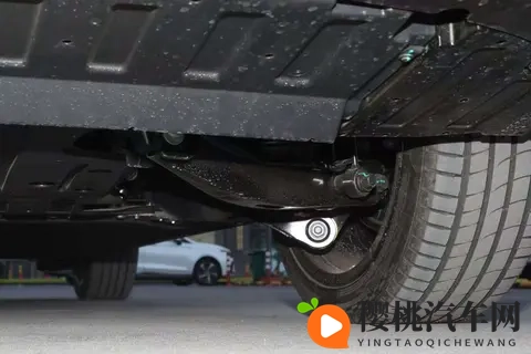 试驾埃安i60高功纯电版：空间智能拉满，10万级纯电惊喜-3