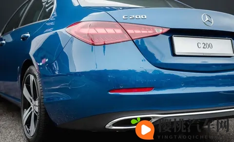 奔驰C-Class改款车型即将登场,C200车型或升级20L涡轮引擎!-2