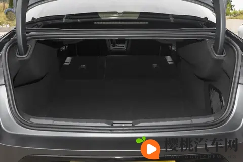 2026款领克03+:全能型性能车,适合年轻人的驾驶机器-3