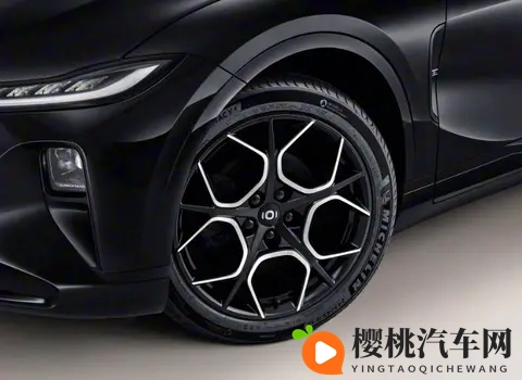 官标续航超1570km，长安启源A07新车亮相，花瓣轮圈是一大卖点-3