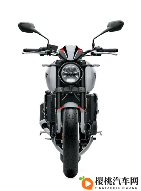 凯旋Trident 800“三叉戟”震撼登场!中量级街车市场迎来新霸主-1