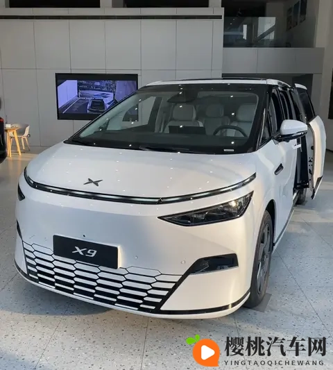 新车｜外观调整，或配3颗图灵芯片，新款小鹏X9纯电版实车曝光-3