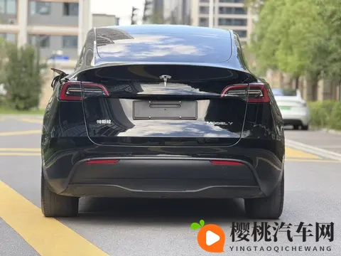 16万多拿下准新Model Y,体验未来科技,告别里程焦虑!-3