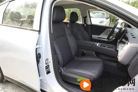 预售1059万起,第五代瑞虎8价格还有惊喜?今晚揭晓-1