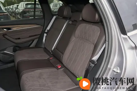 吉利星越 L 深度解析:15 万级燃油 SUV 能卖出 “现象级” 成绩 凭什么-3