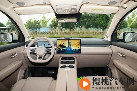 12万级插混SUV,六边形战士!230km纯电续航,超值!-3