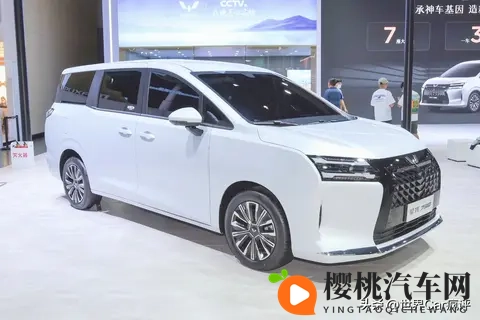 五菱推出一款全新MPV,1068万起,车长超49米,续航超1100km!-2