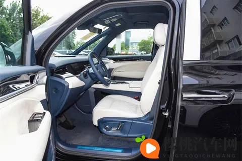 别只当它是商务车!极氪009超5成是家用,1-9月交付3万台-1