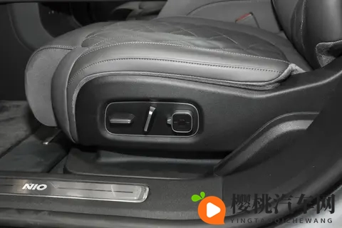 ET9驾乘体验新高度:53米车长也能灵活如A级车-1