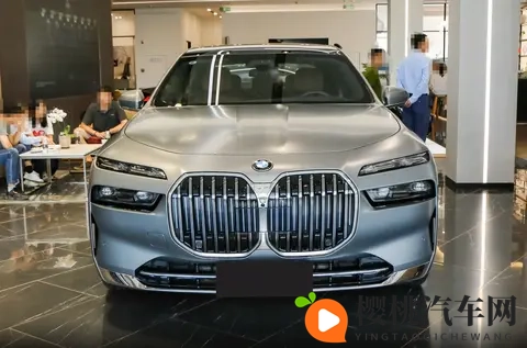 售价9190万元起，2026款宝马7系上市，配置升级，竞争奔驰S级-1