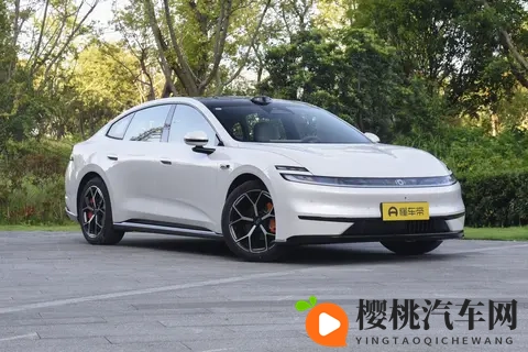 风云A9L光辉（四驱）：把20万级旗舰重新定义一次-1