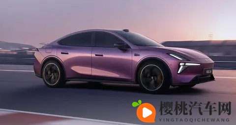 高速突遇“莫名堵车”?老司机:别往前开也别鸣笛,这是保命招!-1