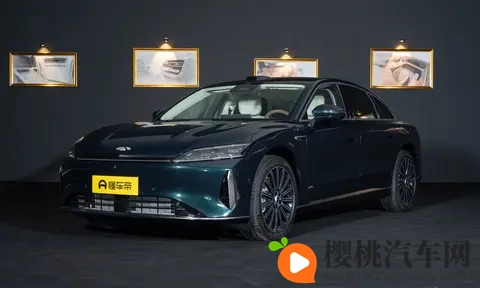 奇瑞新车又来!风云A9L猎鹰700助攻,顶配四座版真的能打吗?-1