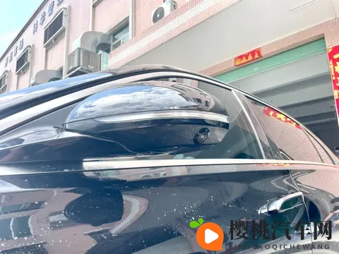 奔驰S400L商务型加装原厂360全景环影系统,让倒车泊车更轻松安全-1