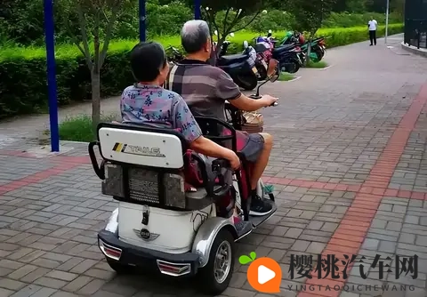 11月起60岁以上老人可以骑这五种电动车,交警:上路不查不扣!-1