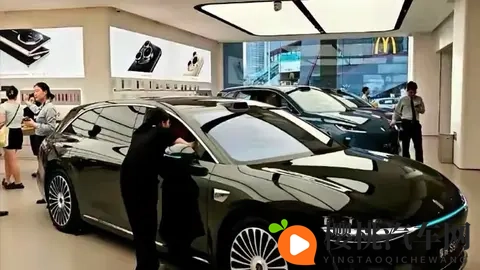 周末逛华为展厅真实一幕:50万的车被抢空,20万的车却无人问津!-1