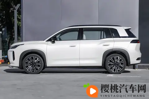 宋Pro迎来新对手？AION i60增程来袭，210km纯电续航+15分钟快充-3