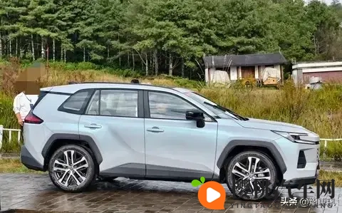 丰田全新威兰达实车正式亮相!全新外观设计 内饰调整 搭配混动系统-2