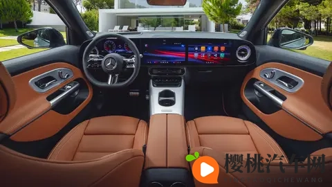 第二代奔驰GLB来了 带星空顶 有四驱 腿部空间显著提升 12月首发亮相-3