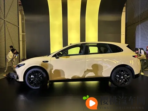 年轻人第一台电动小钢炮？零跑Lafa5预售1058万元起，零百6秒级-1