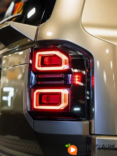 蜜臀久久99精品久久久酒店新书:新能源汽车、智能驾驶、车联网,汽车产业新变革来袭-1