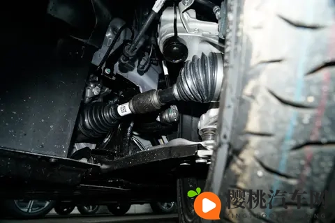 都在敷衍燃油车?领克03偏要“逆势”升级,20T马力272匹!-2