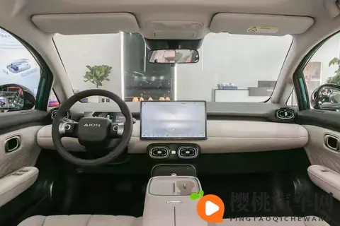 499万开纯电新车!换电99秒续航500公里,这波三方联名玩疯了-3