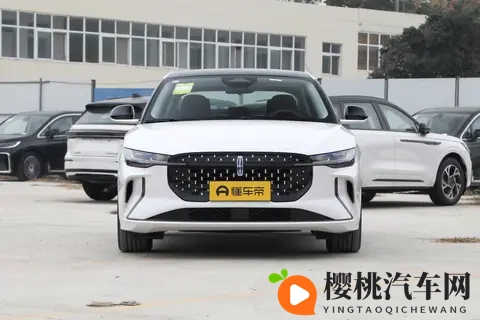 林肯 Z 选燃油还是混动?要燃油尊尚版还是要尊尚混动版的质感?-2