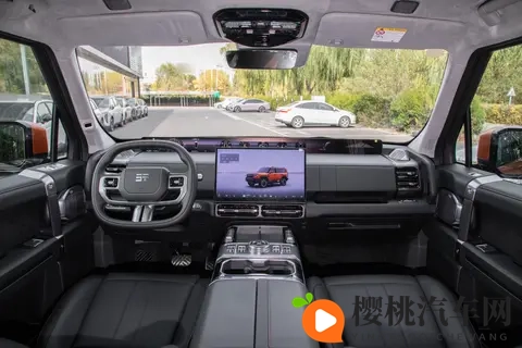 “水陆空三栖”硬派越野！纵横G700：904马力+华为乾崑+卫星通讯-2