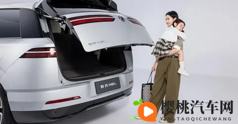 458 米掉头 +“四室两厅”!腾势 N8L 要接棒 D9 成爆款?-3