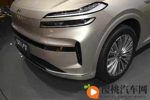 25款乐道L90,大空间SUV,纯电续航605km,对比问界M7-2