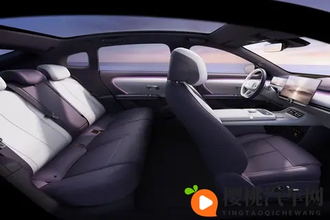 不只性价比！长安启源 A06 上市：大空间 + 高舒适，家庭出行超从容-2