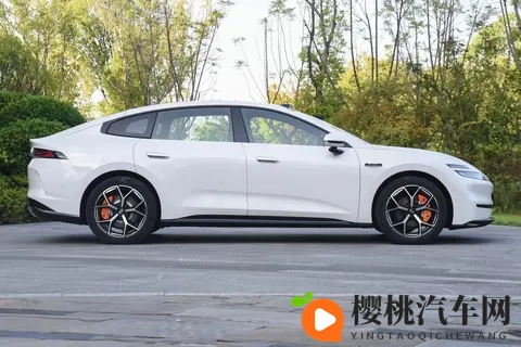 C级车的价格,B级车的空间,这车不到12万,能带全家出行-1