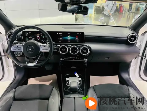 萌白酱喷水：汽车喷水系统：揭秘行车安全背后的秘密-1