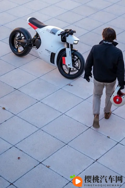 项目:ARES摩托车融合了科幻风格、模拟操控感和全电动性能-3