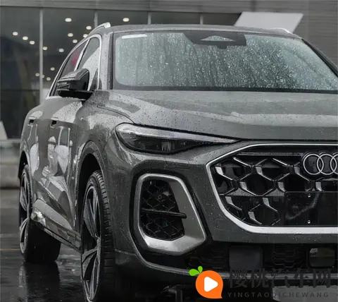 全新外观_三屏内饰,全新奥迪Q5L实车现身,搭华为驾辅_20T动力-1