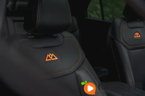 全副武装，售3698万，福特探险者昆仑穿越版正式上市-3