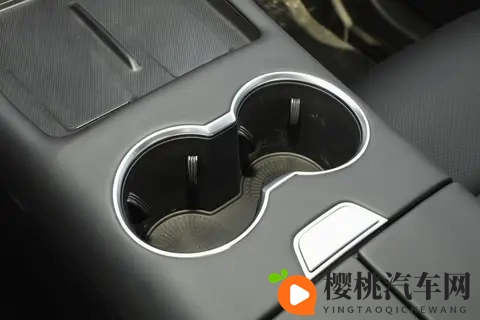 续航230km，四驱版不到12万，还能露营，这款插混SUV适合你-2