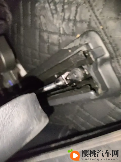 准新奔驰GLC:7千公里,37万拿下,都市精英新座驾!-1