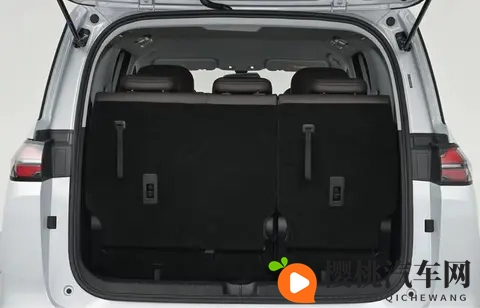 真7座大空间,入门即高配,10万级家用MPV选它准没错-3