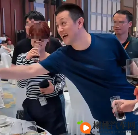 蔚来李斌回应网暴:自嘲CEO要娱乐大家,但动我用户,法务部见!-1