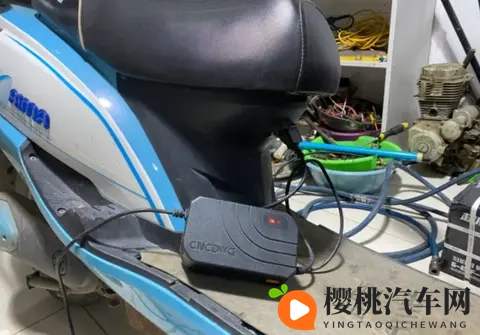 女式开襟睡衣裙子做双人运动:时尚睡衣运动风,汽车运动新潮流-2