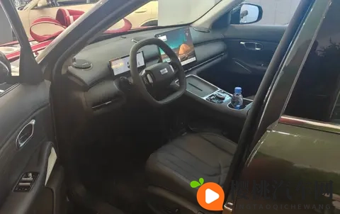 26款吉利银河星舰7到店,升级千里浩瀚H3,换175kW电机+续航200km-3