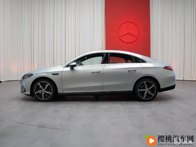 男人和女人对肌肌：汽车购车偏好揭秘：男女差异大不同-1