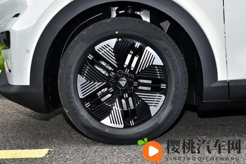 长安又添“新丁”,仅1499万,续航620km,轴距达到2米88-3