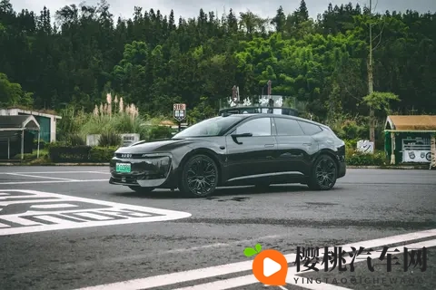 奥迪 E5 Sportback往返860公里看雪山,不旅行还叫什么奥迪旅行车-3
