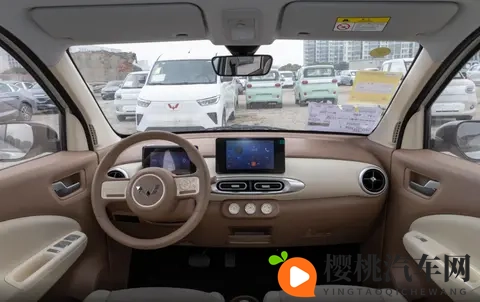 怪不得受欢迎,五菱宏光MINI EV稳坐销冠位置,直接入手顶配没商量-1