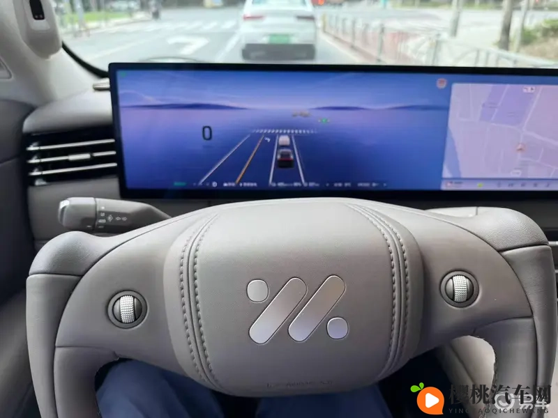 美女脱衣服的软件:智能驾驶新升级,安全便捷体验大不同-1