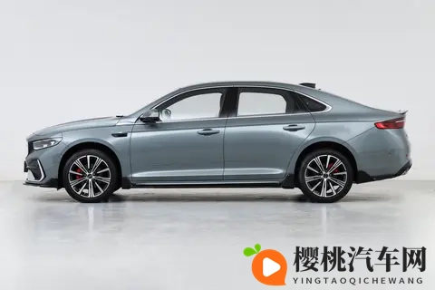 吉利星瑞出新款,又有购车优惠,还能拿手机,想买燃油轿车看看?-2