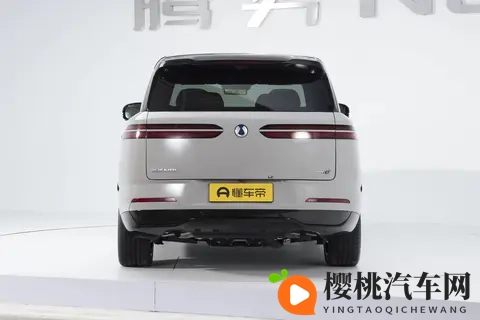 腾势 N8L DM 体验:车长5200mm,配齐冰箱沙发大彩电,大六座SUV值吗-2